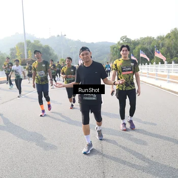 Runner Photo 6908420