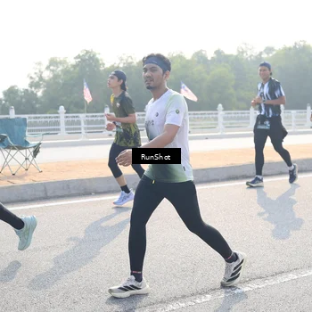 Runner Photo 6908512