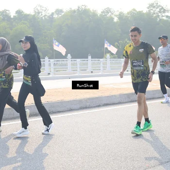 Runner Photo 6908617