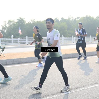 Runner Photo 6908636