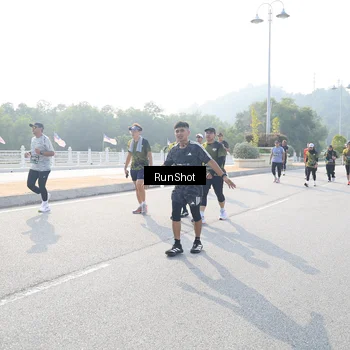 Runner Photo 6908671