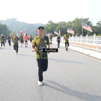 Runner Photo 6908709