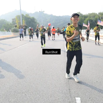 Runner Photo 6908743