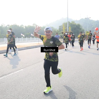 Runner Photo 6908774