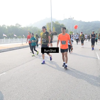 Runner Photo 6908875