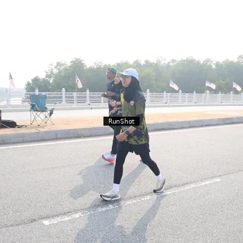 Runner Photo 6908903