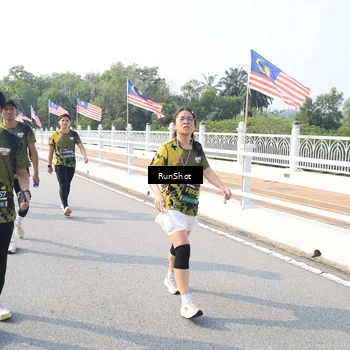 Runner Photo 6908935