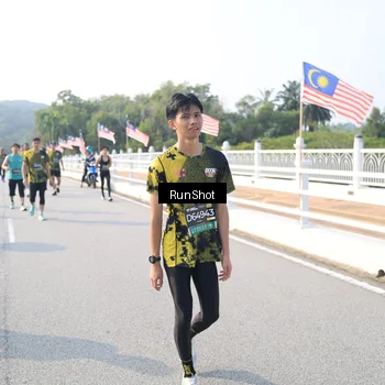 Runner Photo 6909113