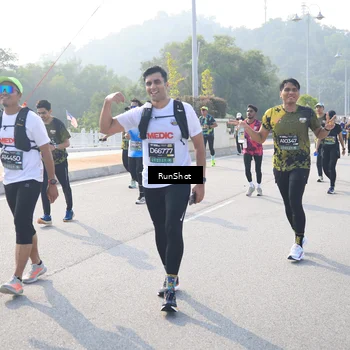 Runner Photo 6909199