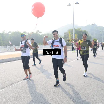 Runner Photo 6909236
