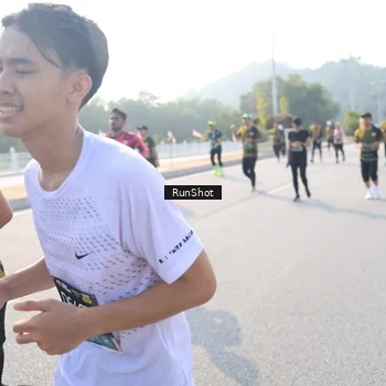 Runner Photo 6909324