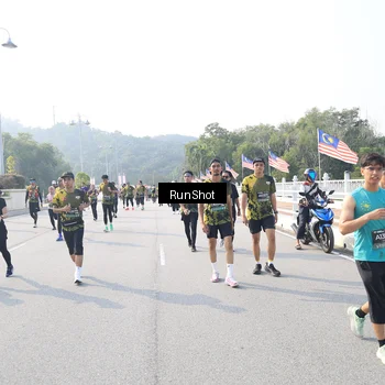 Runner Photo 6909345
