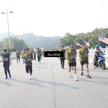 Runner Photo 6909351