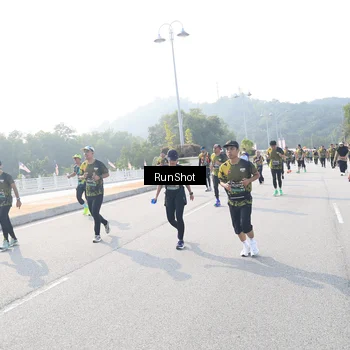 Runner Photo 6909355