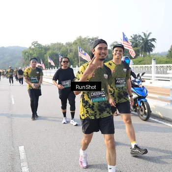 Runner Photo 6909436