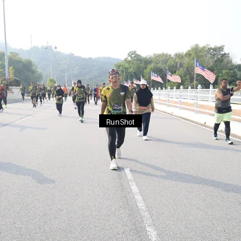 Runner Photo 6909696