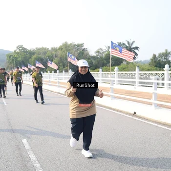 Runner Photo 6909753