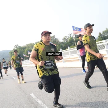 Runner Photo 6909862