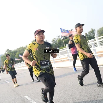 Runner Photo 6909864