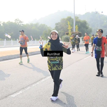 Runner Photo 6909971