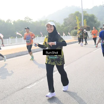 Runner Photo 6909980