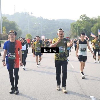 Runner Photo 6910005