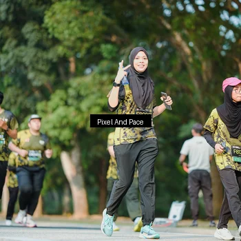 Runner Photo 6910010