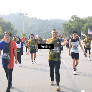 Runner Photo 6910013