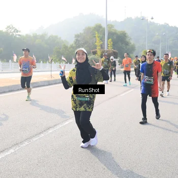 Runner Photo 6910019