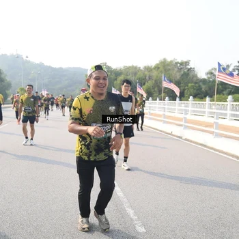 Runner Photo 6910064