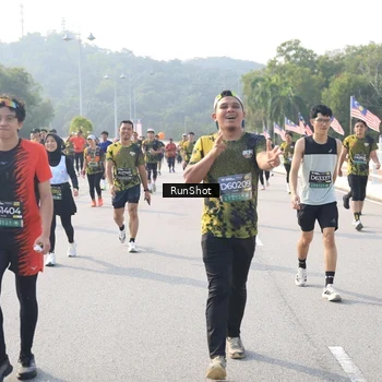Runner Photo 6910065