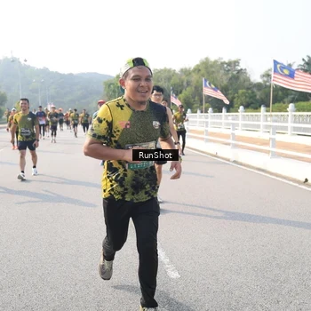 Runner Photo 6910078