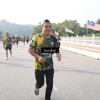 Runner Photo 6910083
