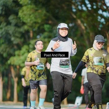 Runner Photo 6910090