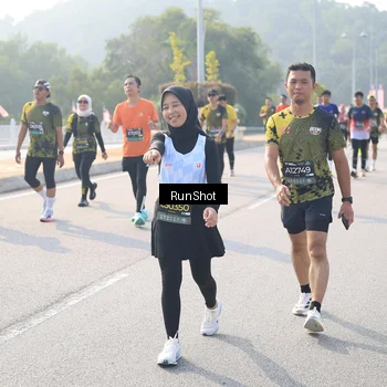 Runner Photo 6910115