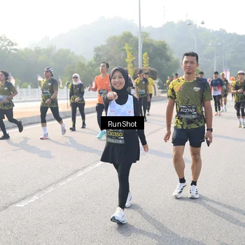 Runner Photo 6910134