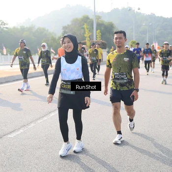 Runner Photo 6910138