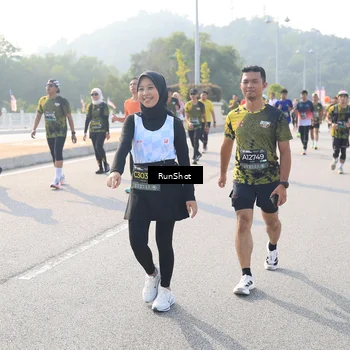 Runner Photo 6910148