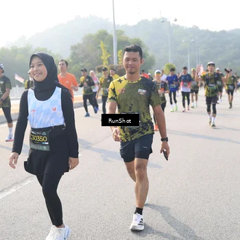 Runner Photo 6910149