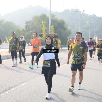 Runner Photo 6910174