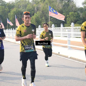 Runner Photo 6910187