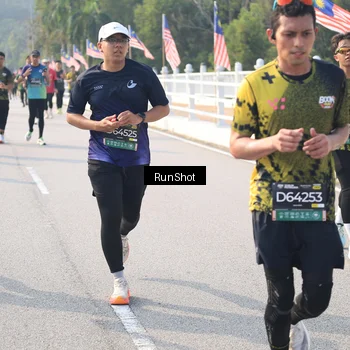 Runner Photo 6910209