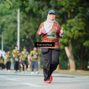 Runner Photo 6910298