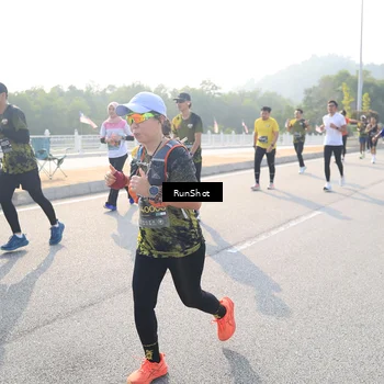 Runner Photo 6910305