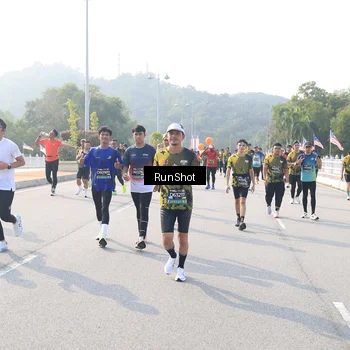 Runner Photo 6910335