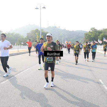 Runner Photo 6910349