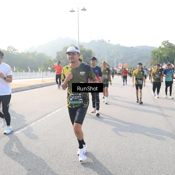Runner Photo 6910372