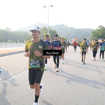 Runner Photo 6910378