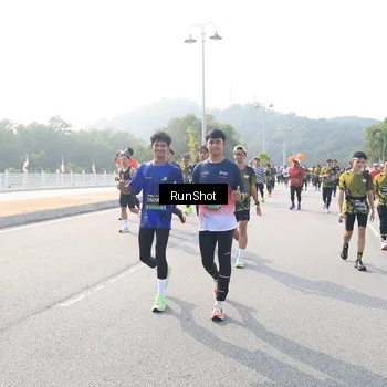 Runner Photo 6910401