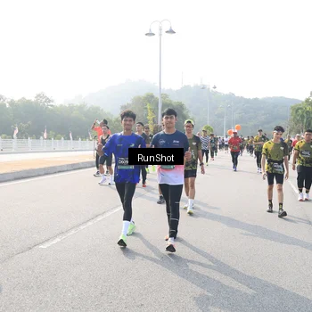 Runner Photo 6910406
